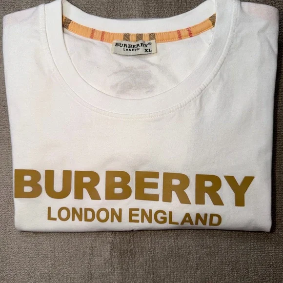 Burberry White and Gold Logo T-Shirt - Picture 2 of 15